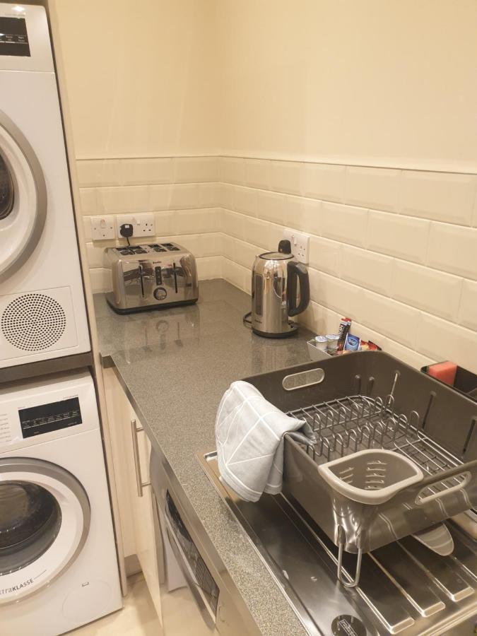 Apartment London Luxury 3 Bedroom Sleeps 8 With 3 Bathrooms 4 Mins Walk To Tube Free Parking Ilford