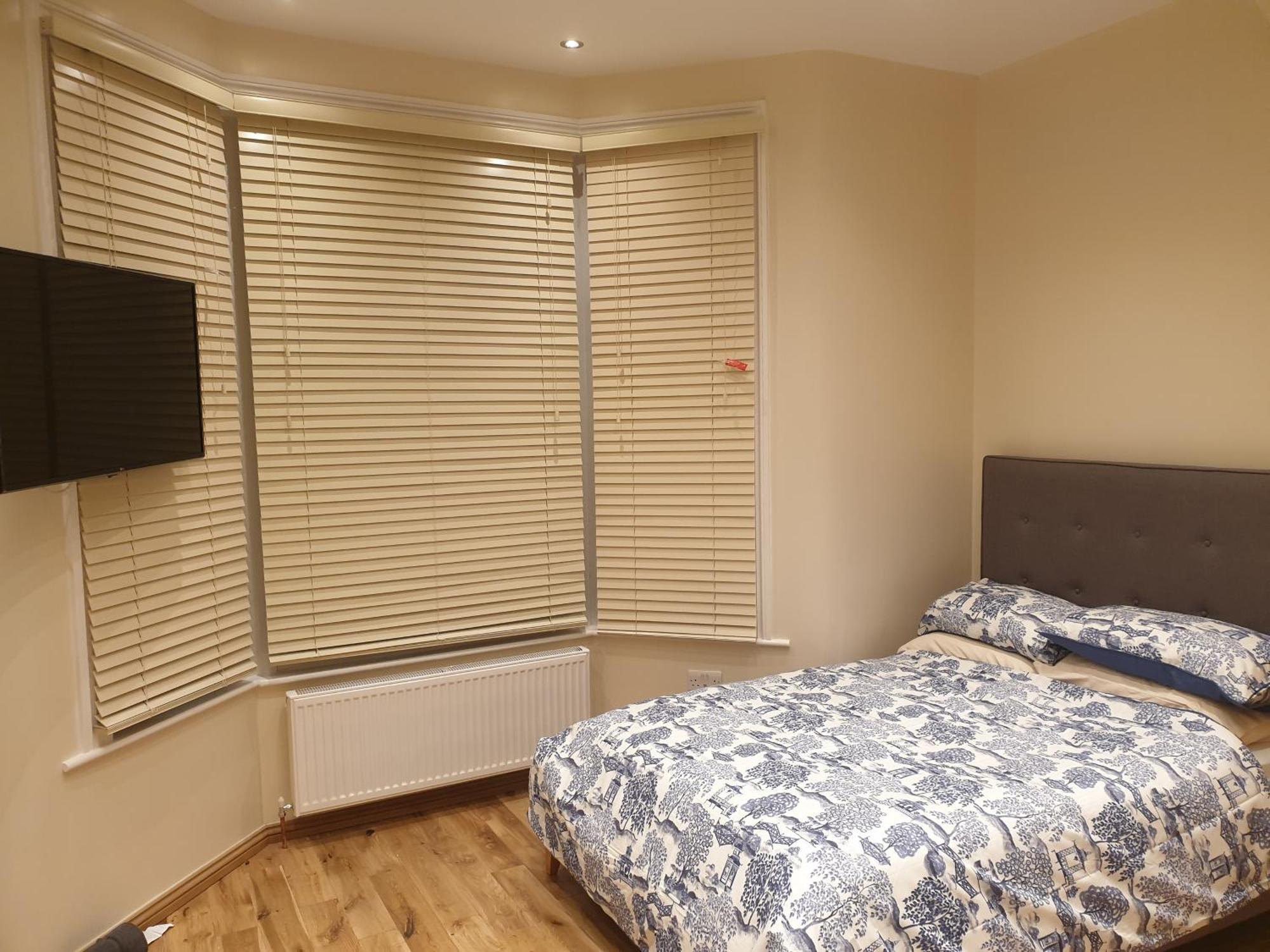 Apartment London Luxury 3 Bedroom Sleeps 8 With 3 Bathrooms 4 Mins Walk To Tube Free Parking *
