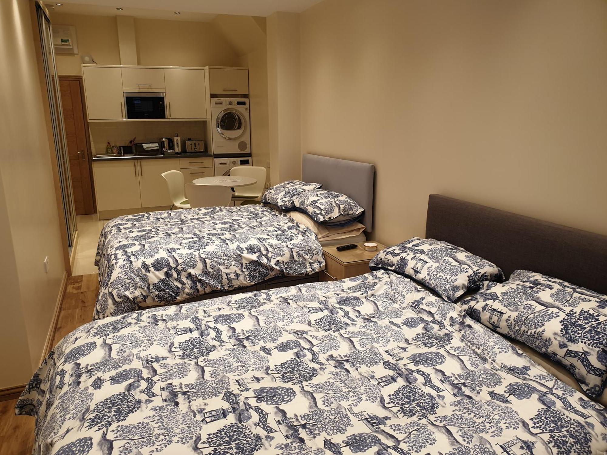 Apartment London Luxury 3 Bedroom Sleeps 8 With 3 Bathrooms 4 Mins Walk To Tube Free Parking Ilford
